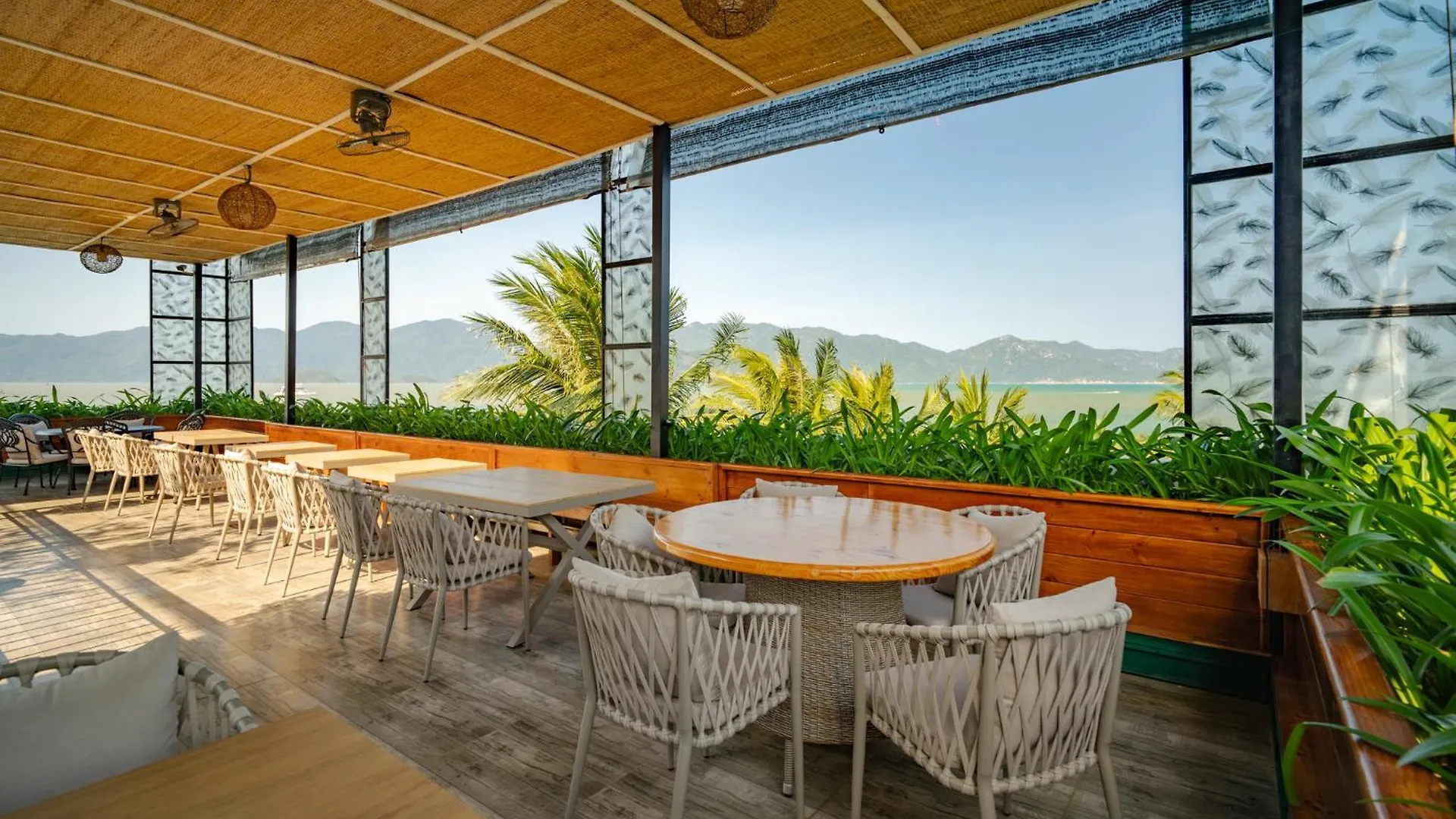 Green Oasis Nha Trang Resort Hotel