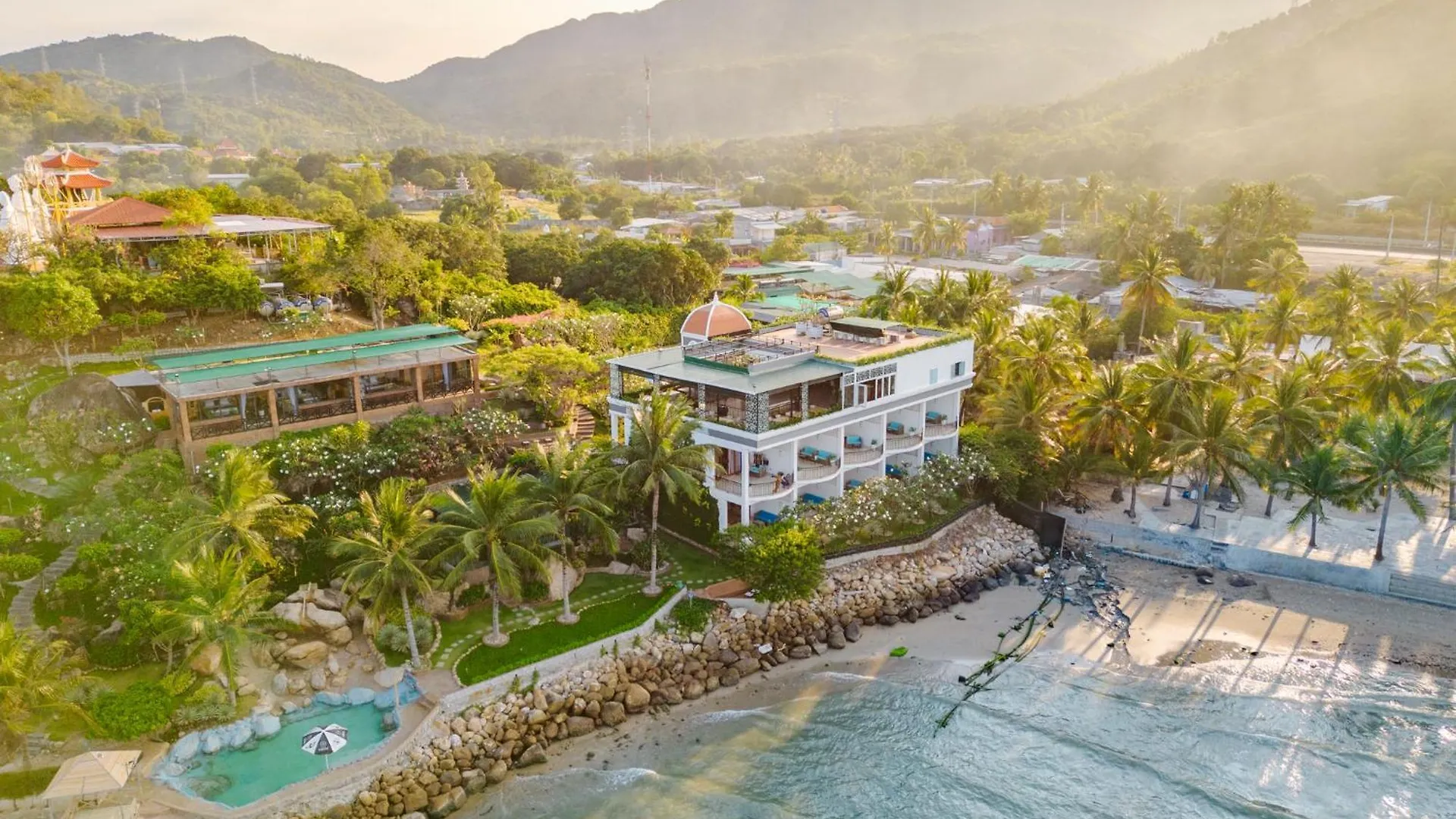 호텔 Green Oasis Nha Trang Resort